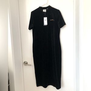 Lacoste dress. Black velvet. Size 40 = large. new
